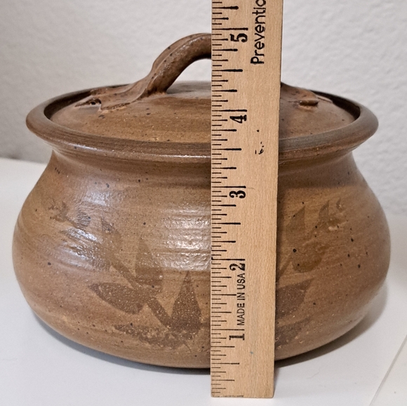 Vintage Stoneware Pottery Covered Dish Signed - Picture 8 of 10